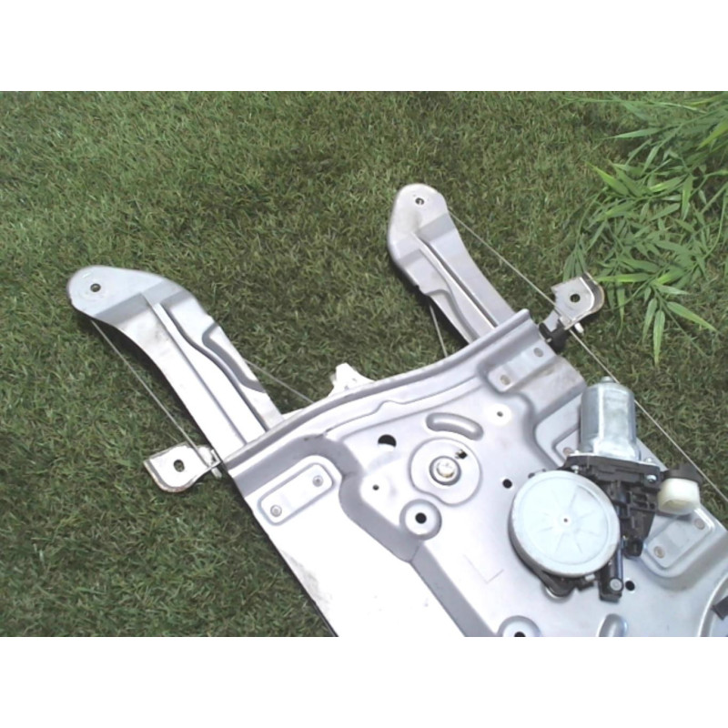 Leve vitre electrique avant gauche MITSUBISHI GRANDIS d’occasion