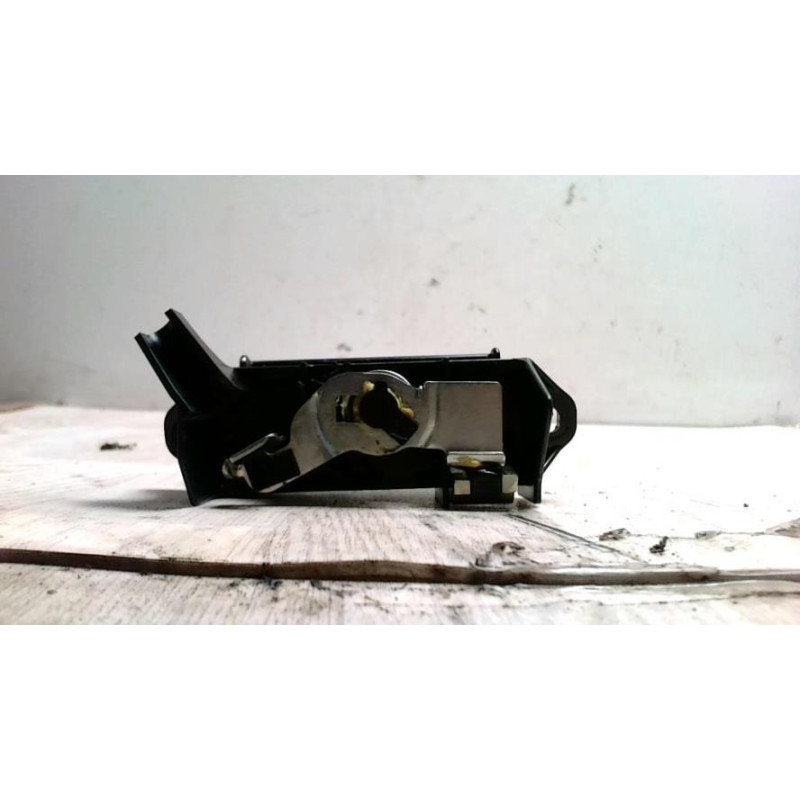 Serrure de coffre TOYOTA COROLLA VERSO 1 d’occasion