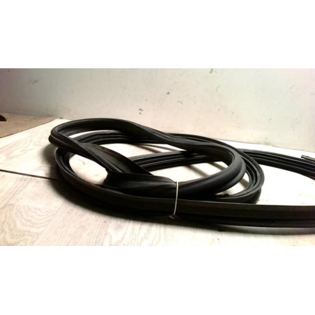 Joint de coffre TOYOTA COROLLA VERSO 1 d’occasion