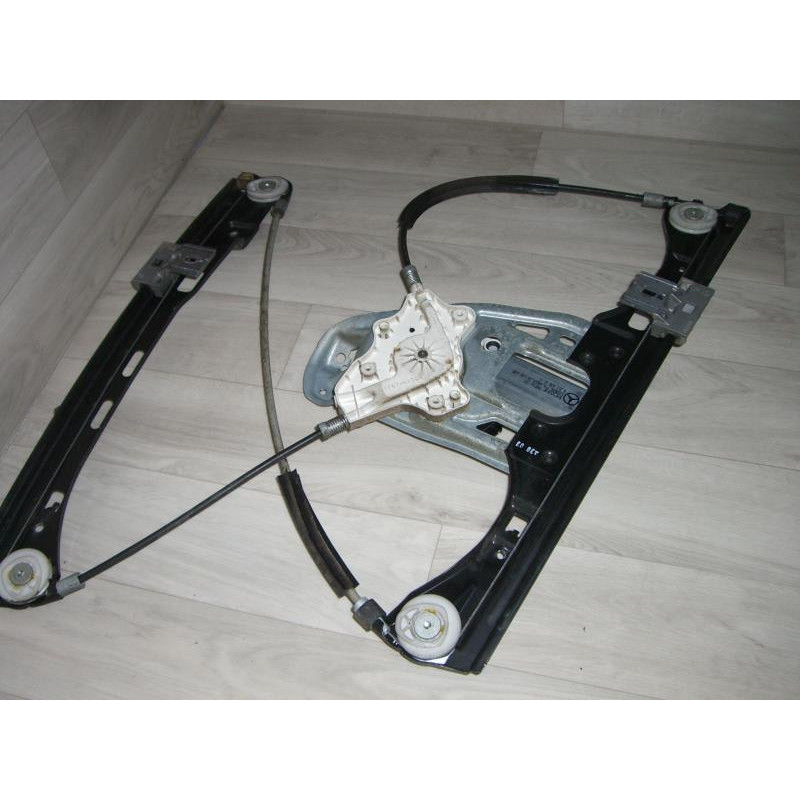 Leve vitre electrique avant gauche MERCEDES CLASSE C 203 PHASE 1 d’occasion