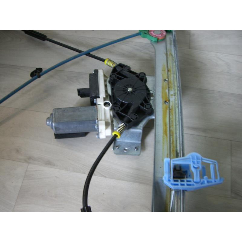 Leve vitre electrique avant droit CITROEN C2 PHASE 1 d’occasion