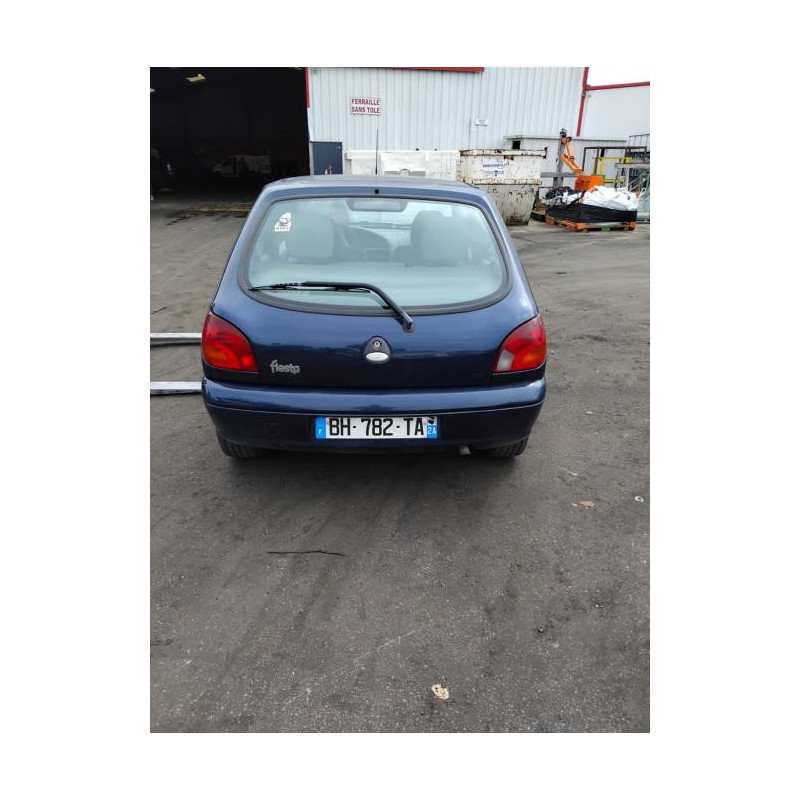 Platine feu arriere gauche FORD FIESTA 4 PHASE 2 d’occasion