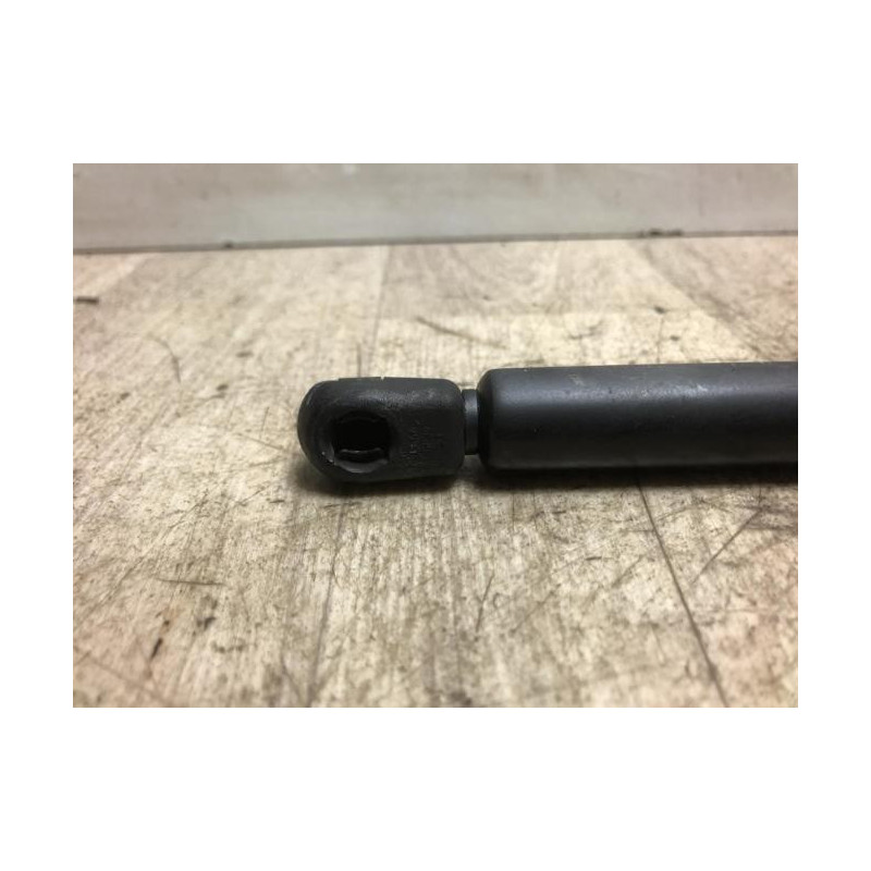 Verin de coffre gauche FORD FIESTA 4 PHASE 2 d’occasion