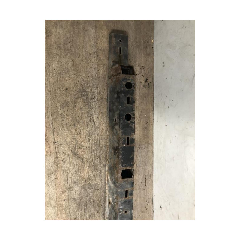 Renfort pare choc arriere (traverse) FORD TRANSIT 4 d’occasion