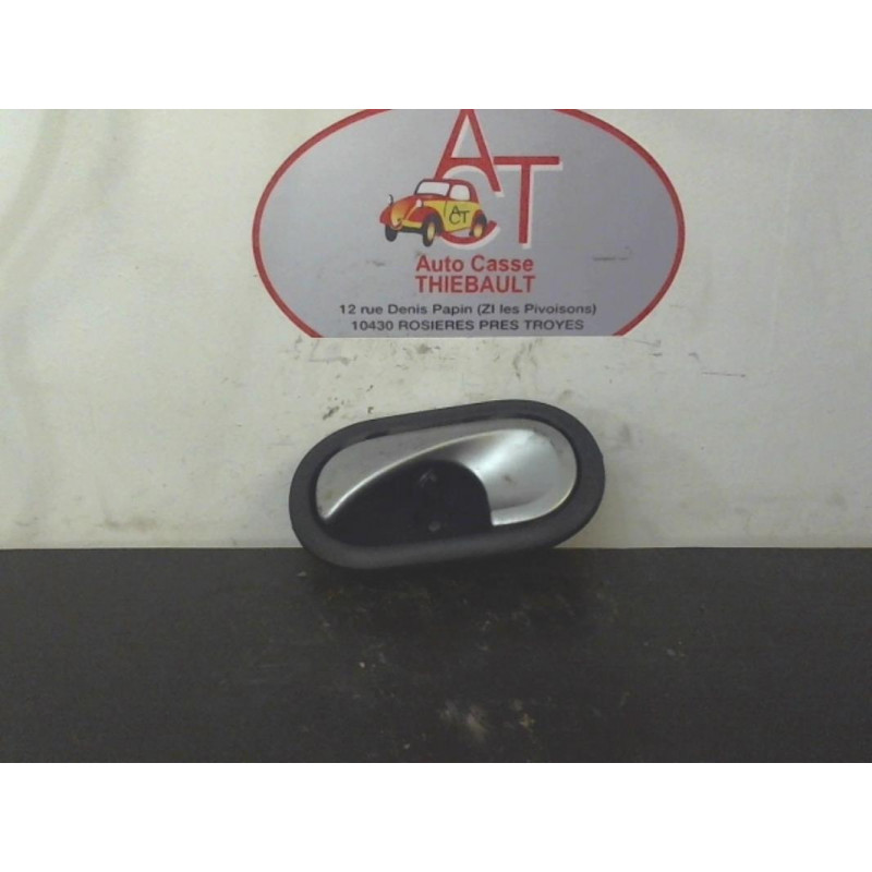 Poignee interieur avant gauche RENAULT CLIO III 1.5 DCI d’occasion