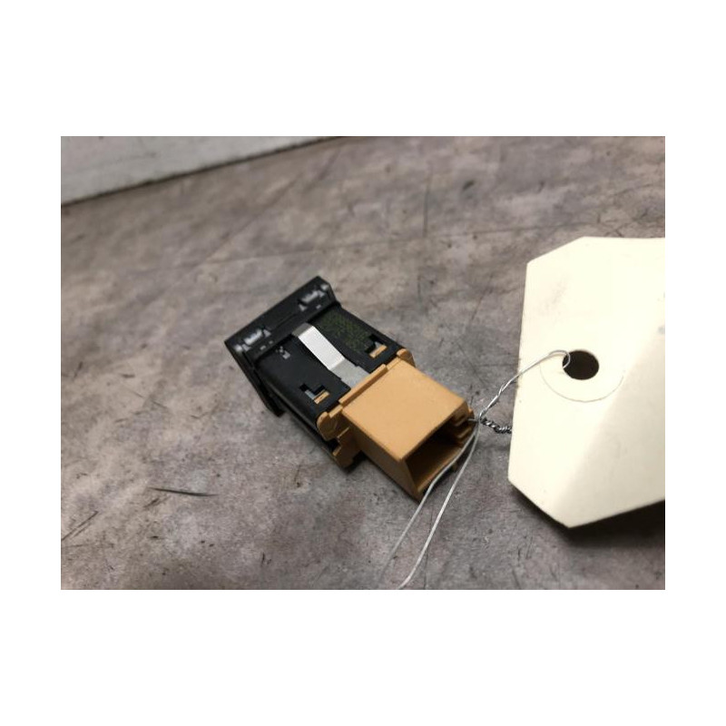 Commande degivrage lunette arriere VOLKSWAGEN POLO 5 PHASE 2 d’occasion