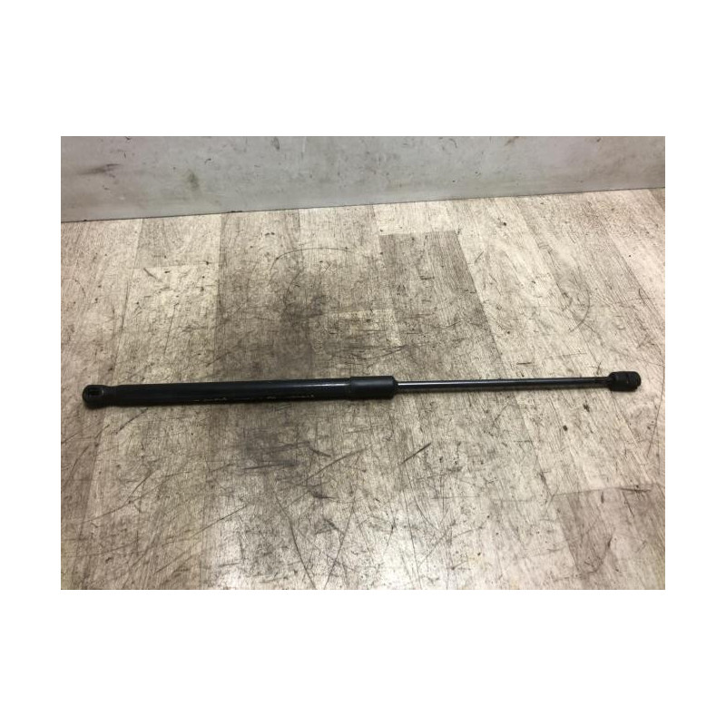 Verin de coffre droit VOLKSWAGEN POLO 5 PHASE 2 d’occasion