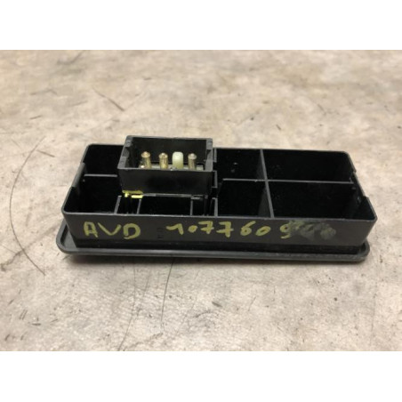 Interrupteur de leve vitre avant droit VOLVO 940 d’occasion