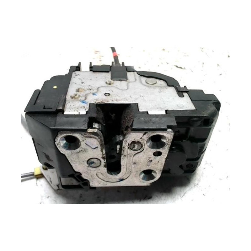 Serrure avant gauche NISSAN NOTE 1 PHASE 1 d’occasion