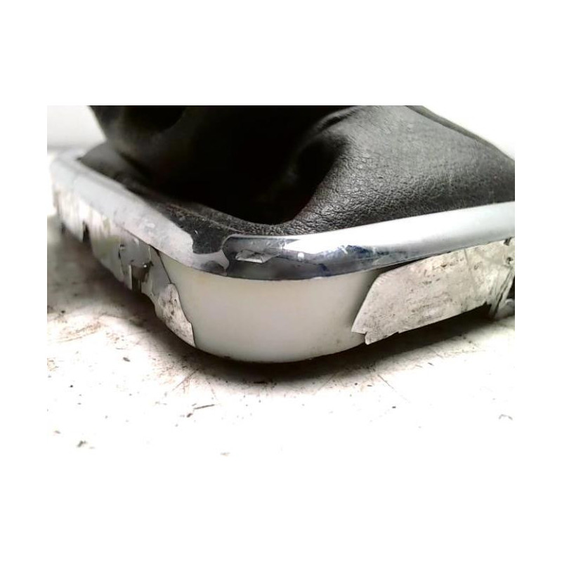 Soufflet de levier de vitesse PEUGEOT 407 PHASE 1 BREAK d’occasion