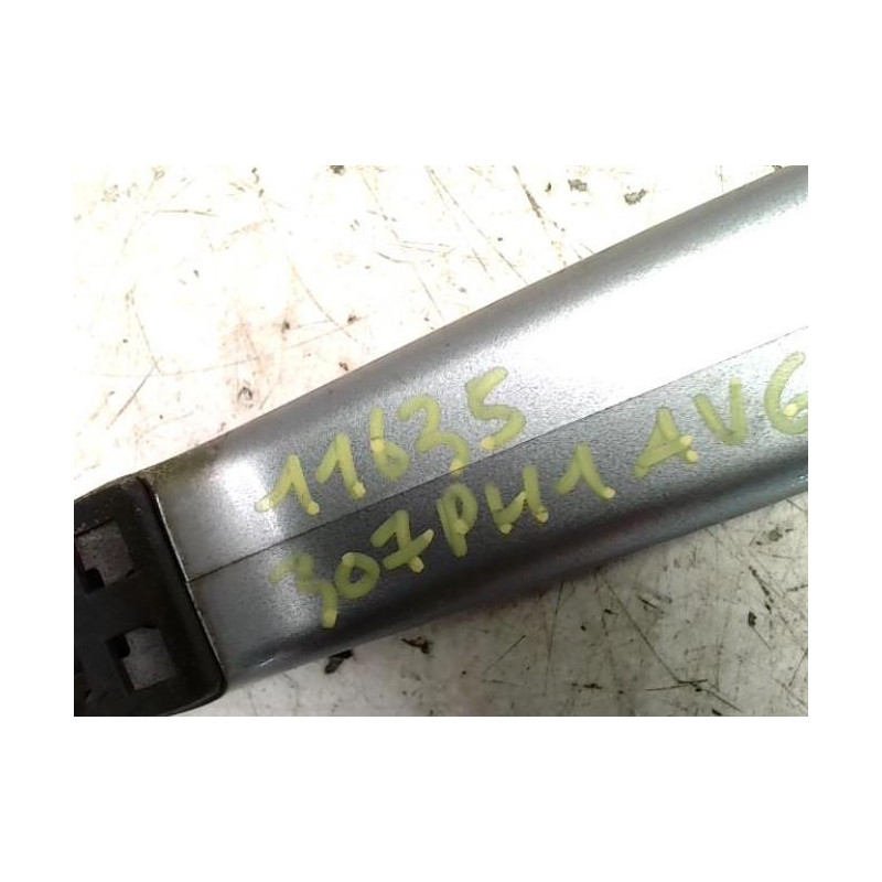 Poignee porte avant gauche PEUGEOT 307 PHASE 1 d’occasion