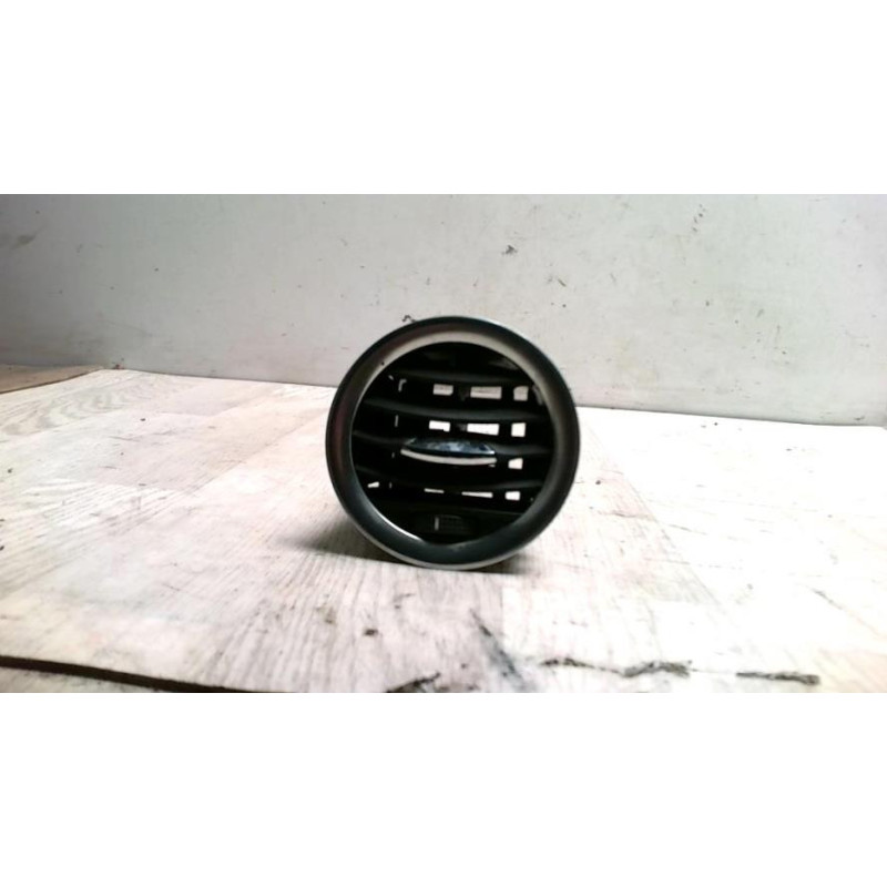 Aerateur tableau de bord avant droit OPEL CORSA D PHASE 2 d’occasion