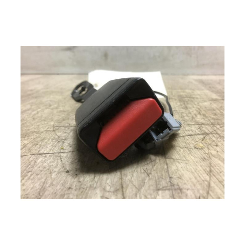 Attache ceinture avant gauche PEUGEOT 208 1 PHASE 1 d’occasion