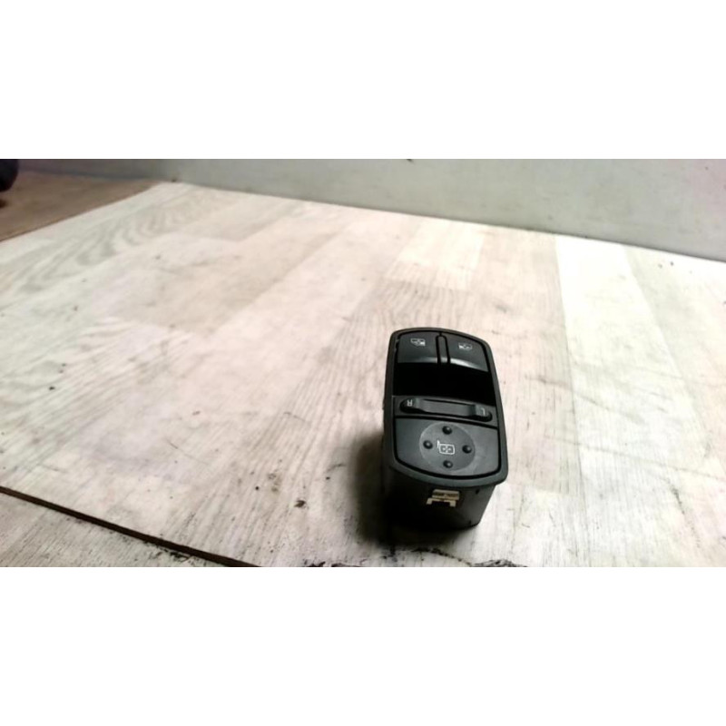 Interrupteur de leve vitre avant gauche OPEL CORSA D PHASE 2 d’occasion