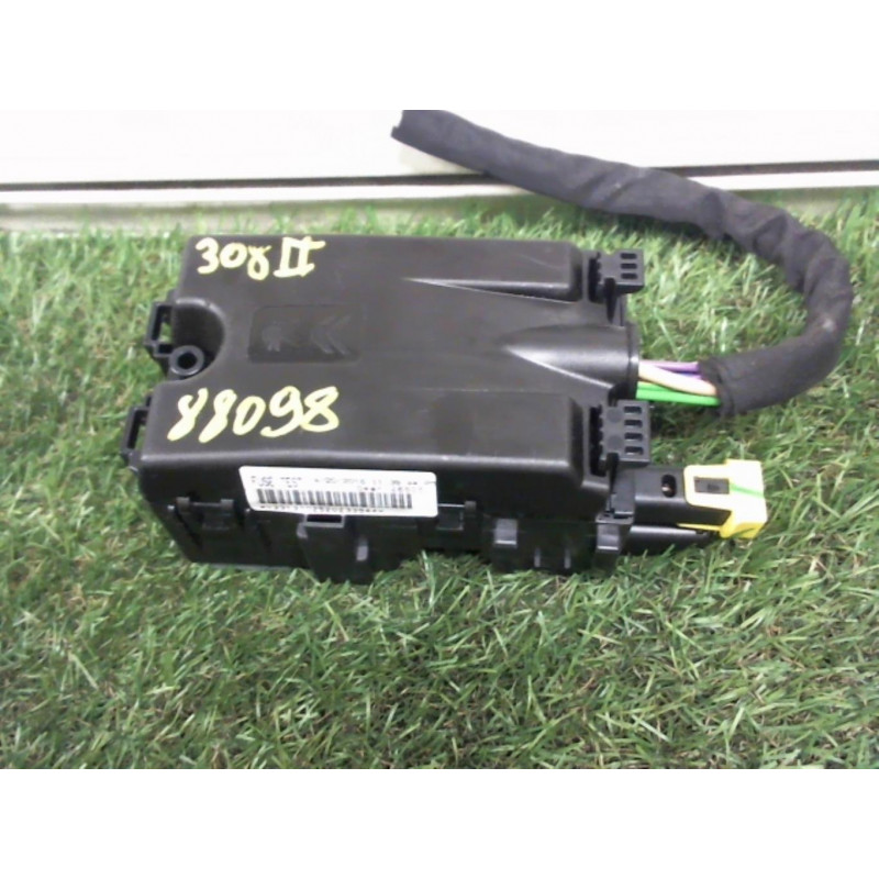 Porte fusible PEUGEOT 308 II d’occasion