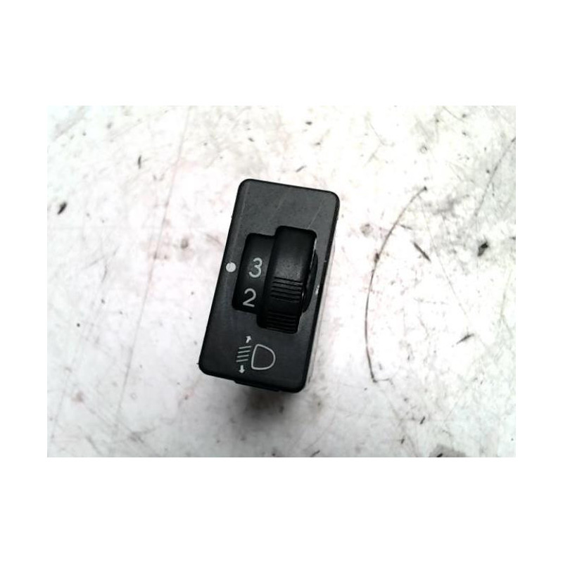 Commande de reglage hauteur de phare PEUGEOT 107 PHASE 2 d’occasion