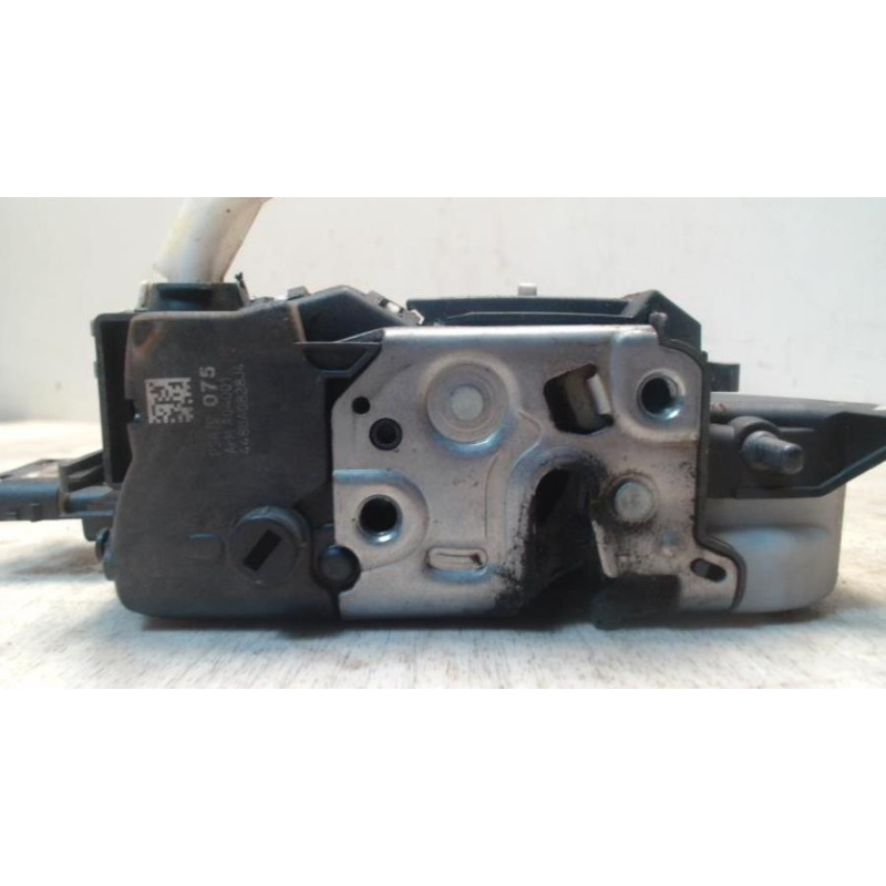 Serrure avant gauche PEUGEOT 308 1 SW PHASE 1 BREAK d’occasion