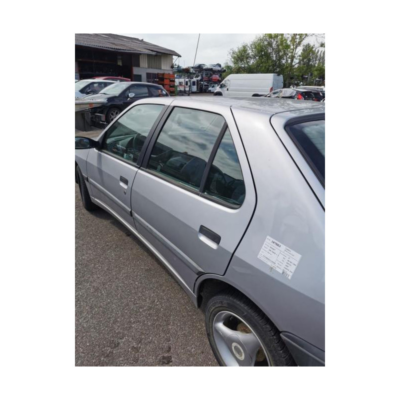 Fusee avant gauche PEUGEOT 306 PHASE 1 d’occasion