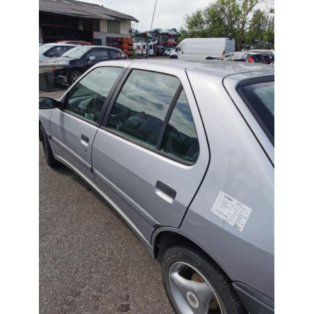 Fusee avant gauche PEUGEOT 306 PHASE 1 d’occasion