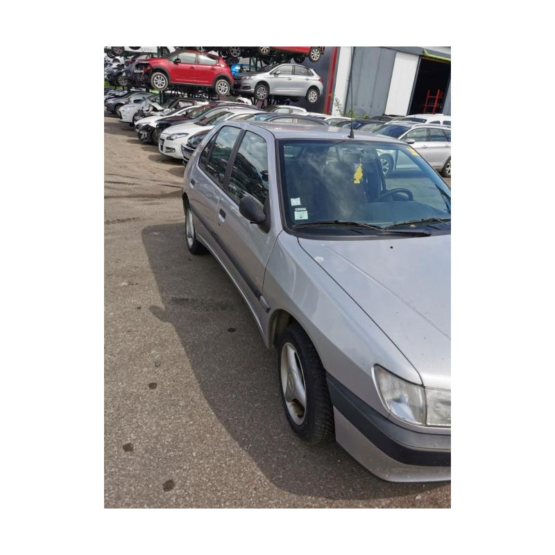 Fusee avant gauche PEUGEOT 306 PHASE 1 d’occasion
