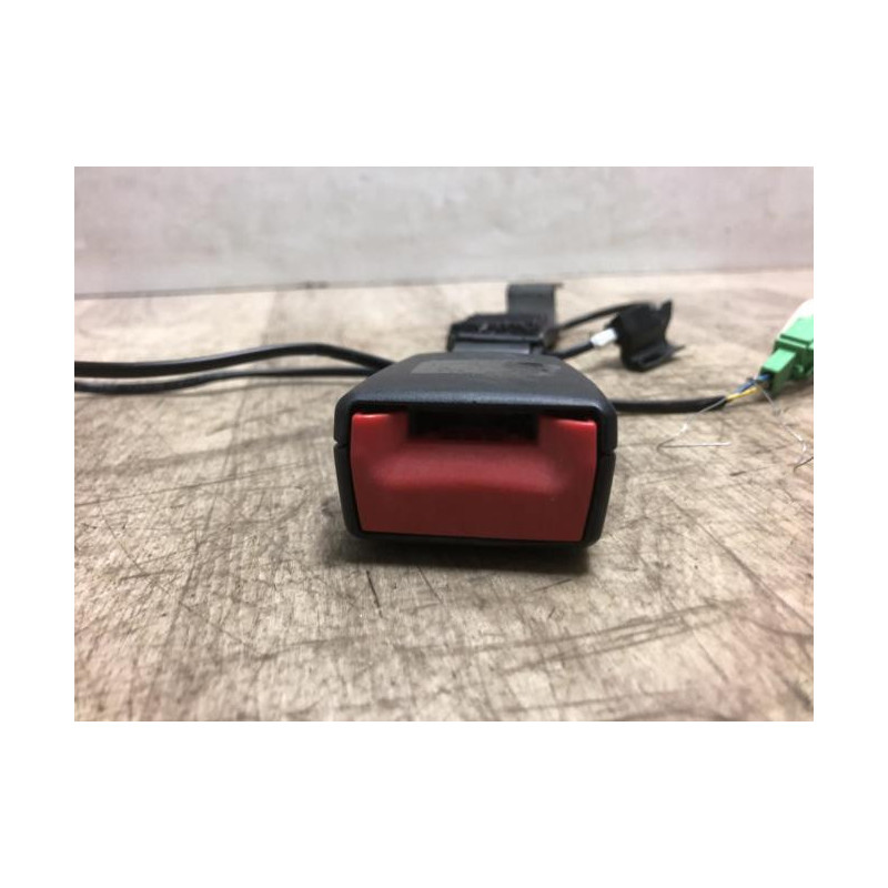 Attache ceinture avant gauche VOLKSWAGEN POLO 5 PHASE 2 d’occasion