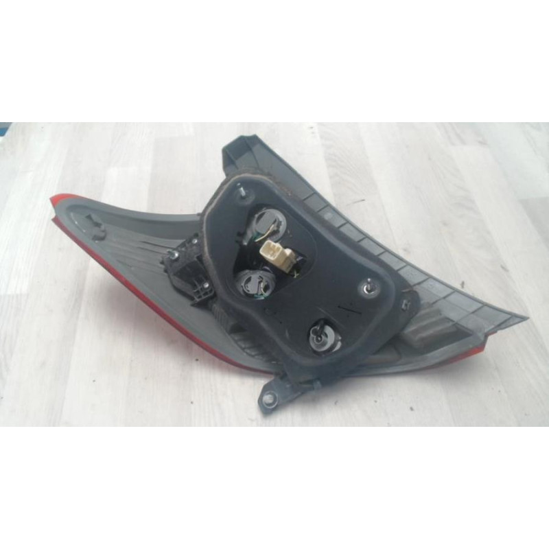 Feu arriere principal droit (feux) TOYOTA YARIS 3 PHASE 1 d’occasion