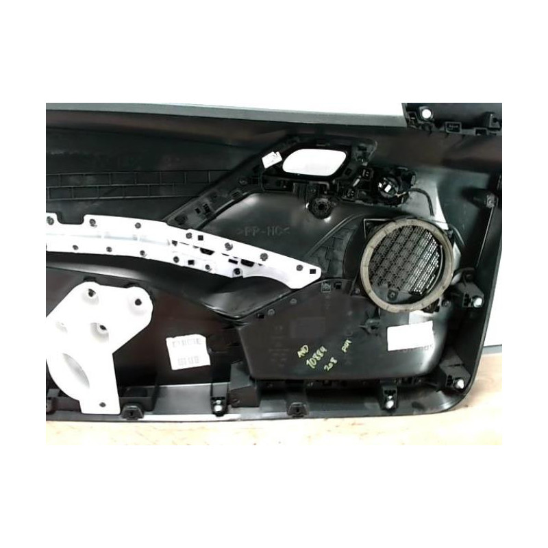 Panneau de porte avant droit PEUGEOT 208 1 PHASE 1 d’occasion