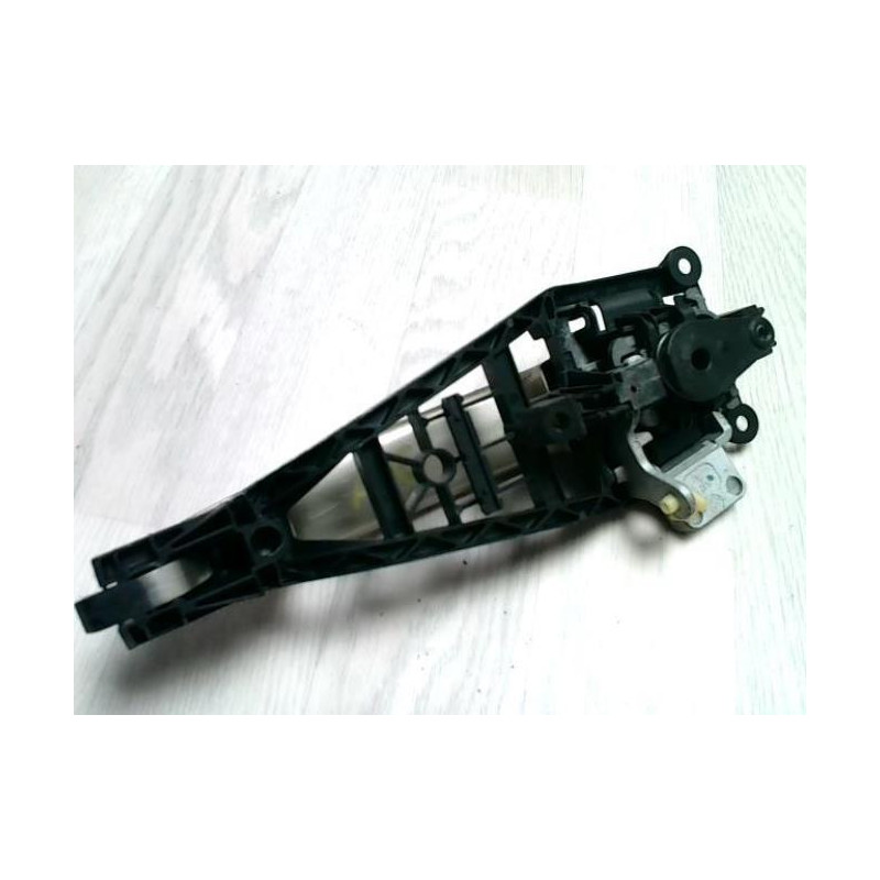 Poignee porte avant gauche OPEL CORSA D PHASE 1 d’occasion