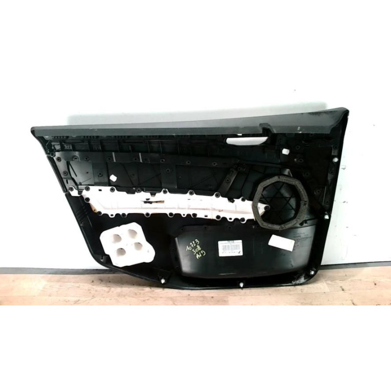 Panneau de porte avant droit PEUGEOT 308 1 PHASE 1 d’occasion