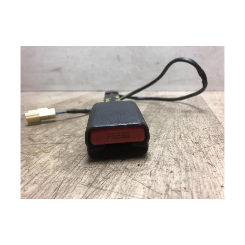 Attache ceinture avant gauche SUZUKI SPLASH d’occasion