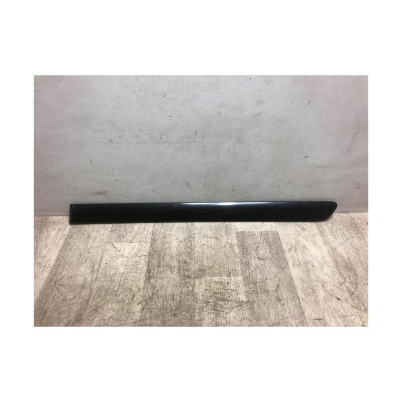 Baguette de porte arriere gauche  VOLKSWAGEN GOLF 5 d’occasion