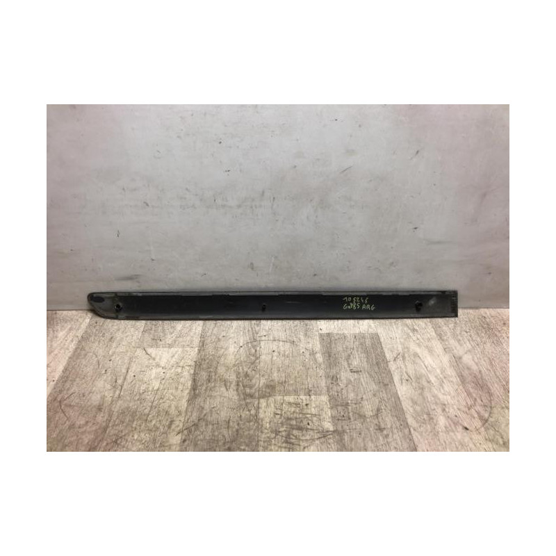 Baguette de porte arriere gauche  VOLKSWAGEN GOLF 5 d’occasion