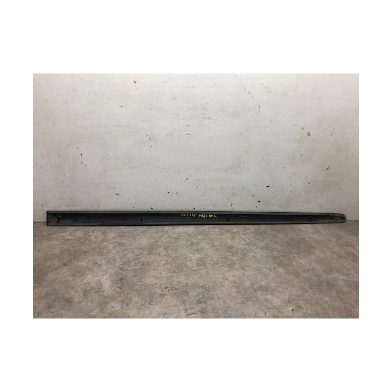 Baguette de porte avant gauche VOLKSWAGEN GOLF 5 d’occasion