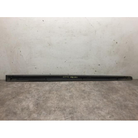 Baguette de porte avant gauche VOLKSWAGEN GOLF 5 d’occasion