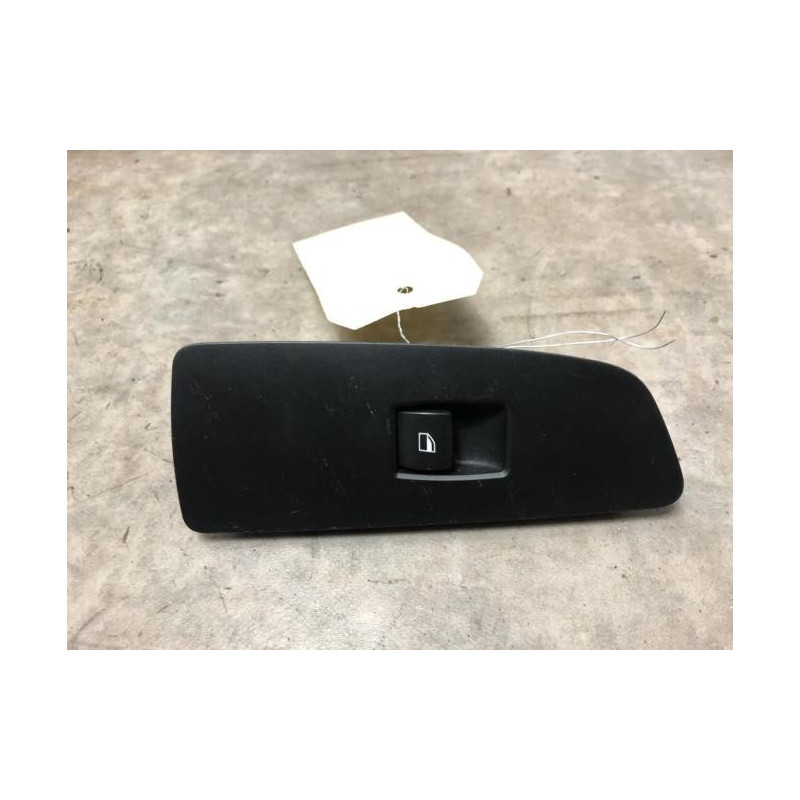 Interrupteur de leve vitre avant droit BMW SERIE 1 E87 PHASE 2 d’occasion