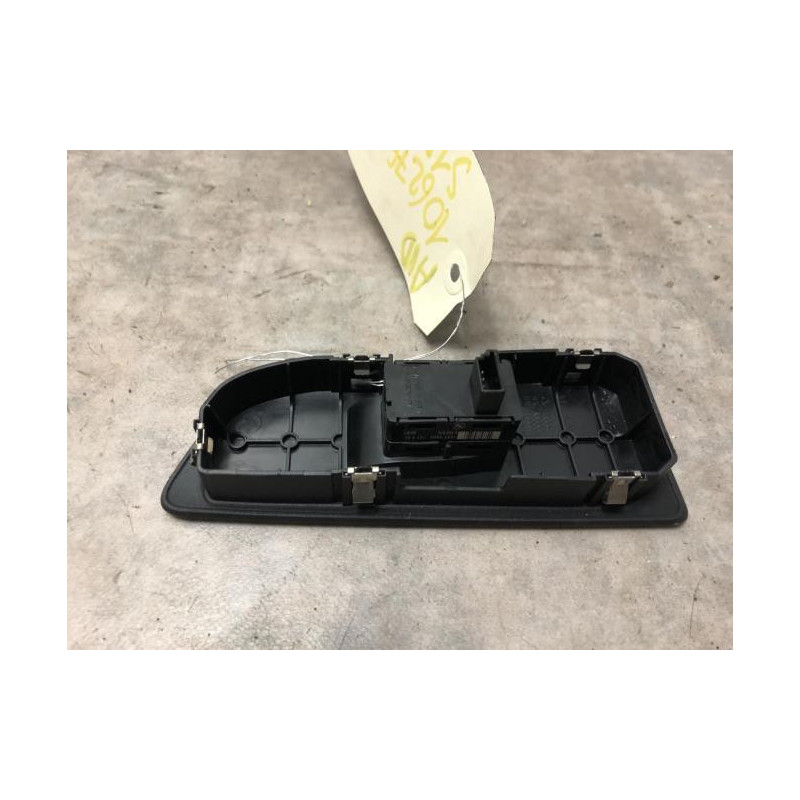 Interrupteur de leve vitre avant droit BMW SERIE 1 E87 PHASE 2 d’occasion
