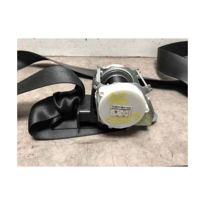 Ceinture avant gauche BMW SERIE 1 E87 PHASE 2 d’occasion