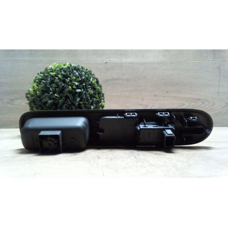 Interrupteur de leve vitre avant droit PEUGEOT 5008 1 PHASE 1 d’occasion