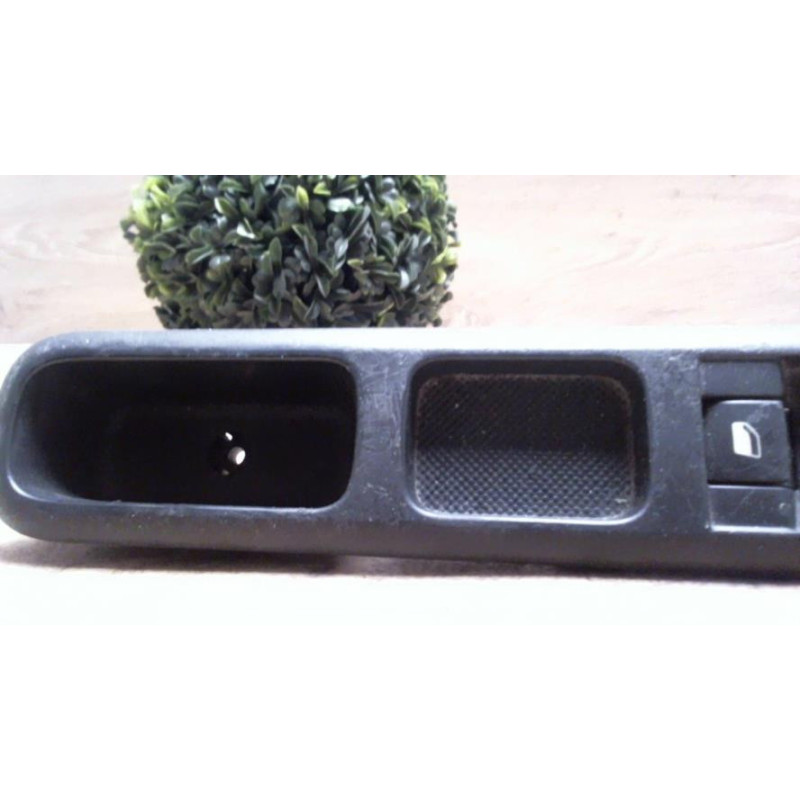 Interrupteur de leve vitre avant droit PEUGEOT 5008 1 PHASE 1 d’occasion