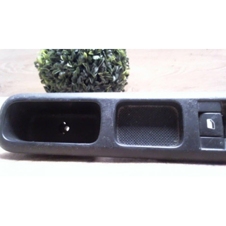 Interrupteur de leve vitre avant droit PEUGEOT 5008 1 PHASE 1 d’occasion
