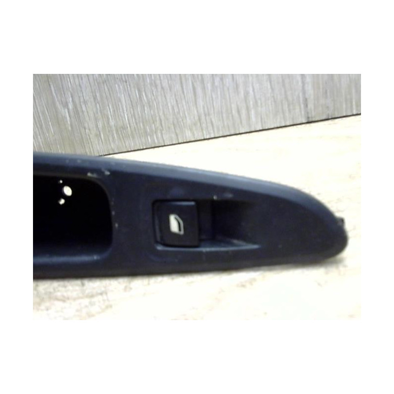 Interrupteur de leve vitre arriere droit PEUGEOT 308 1 PHASE 1 d’occasion