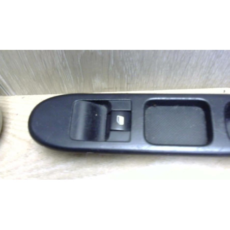 Interrupteur de leve vitre avant droit PEUGEOT 307 PHASE 1 d’occasion