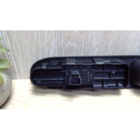 Interrupteur de leve vitre avant droit PEUGEOT 307 PHASE 1 d’occasion