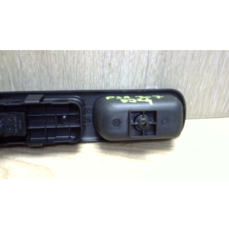 Interrupteur de leve vitre avant droit PEUGEOT 307 PHASE 1 d’occasion