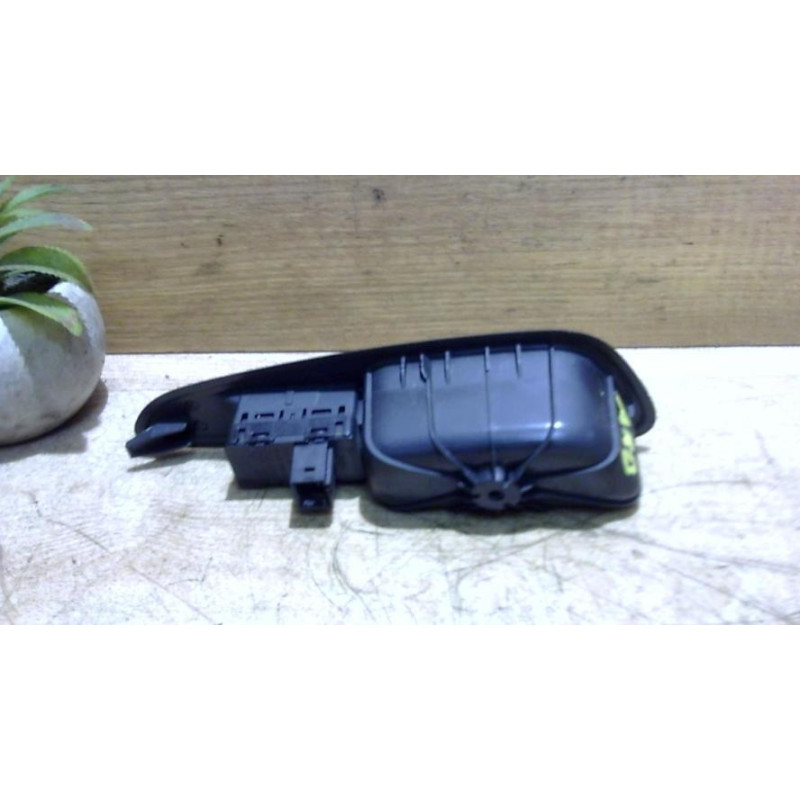 Interrupteur de leve vitre arriere droit PEUGEOT 308 1 PHASE 1 d’occasion