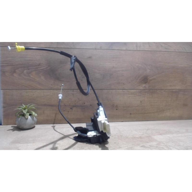 Serrure avant droit CITROEN C4 1 PHASE 2 COUPE d’occasion