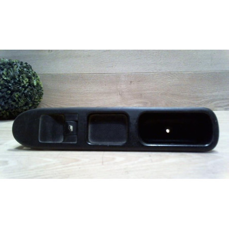 Interrupteur de leve vitre avant droit PEUGEOT 307 PHASE 1 d’occasion