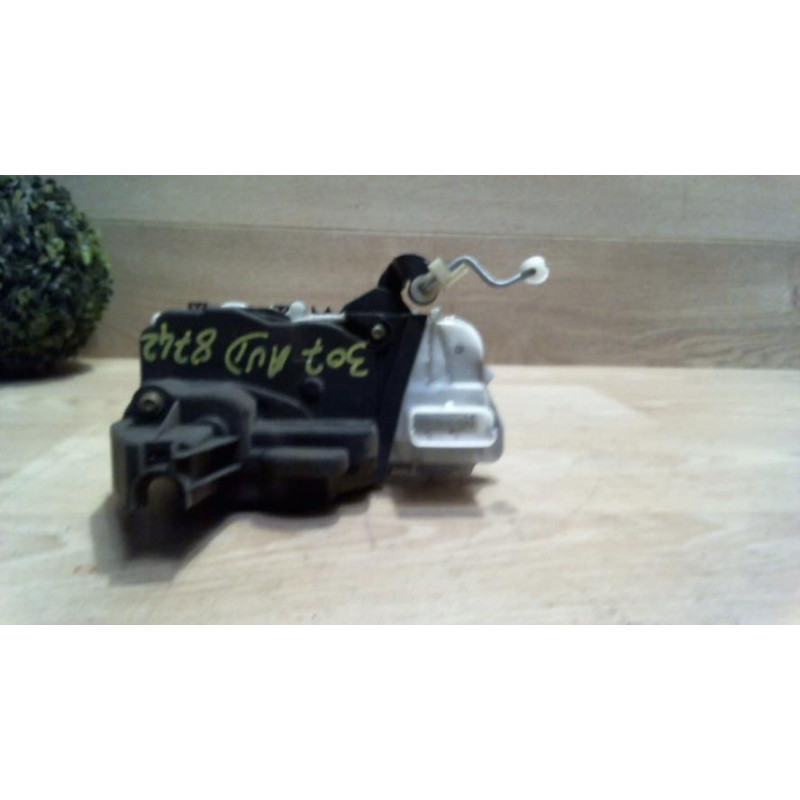 Serrure avant droit PEUGEOT 307 PHASE 1 d’occasion