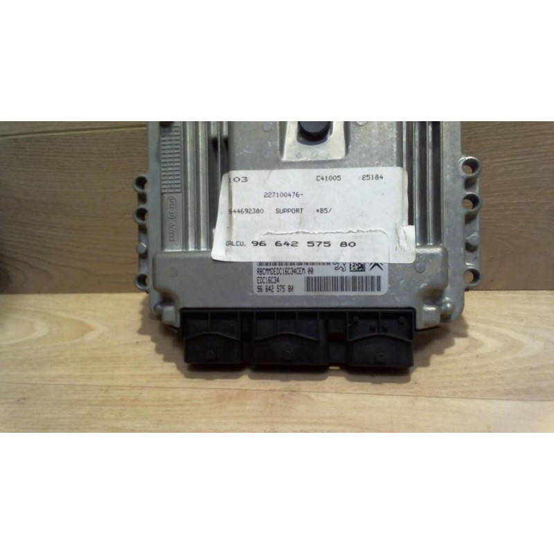 Calculateur moteur CITROEN C4 1 PHASE 2 COUPE d’occasion