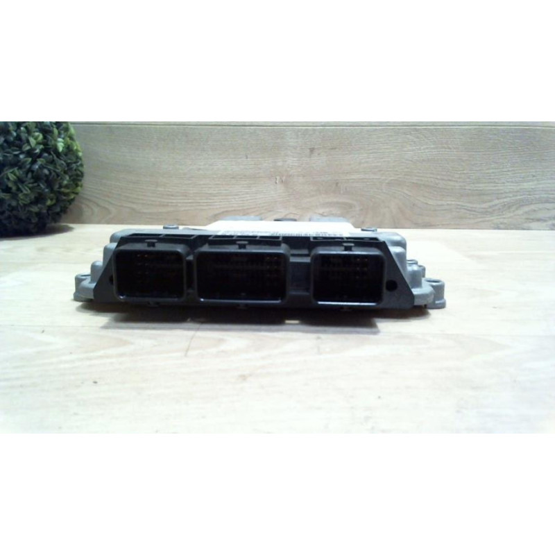 Calculateur moteur CITROEN C4 1 PHASE 2 COUPE d’occasion